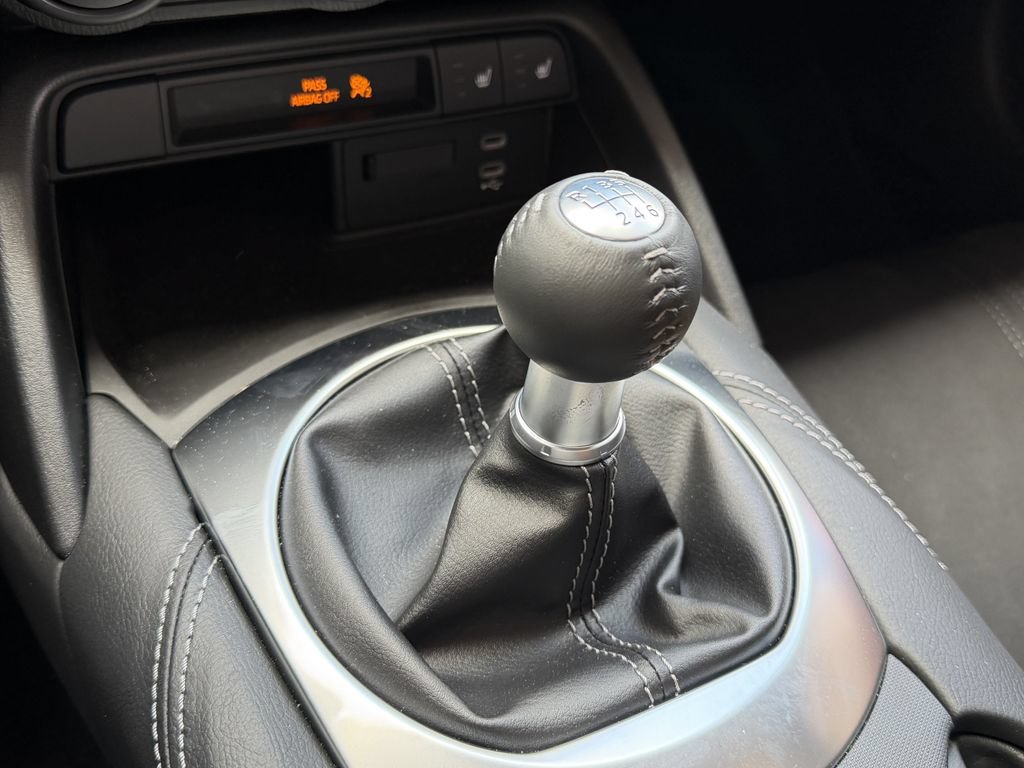 New 2026 MAZDA MX-5 Miata Club w/ Interior Package RWD image 13