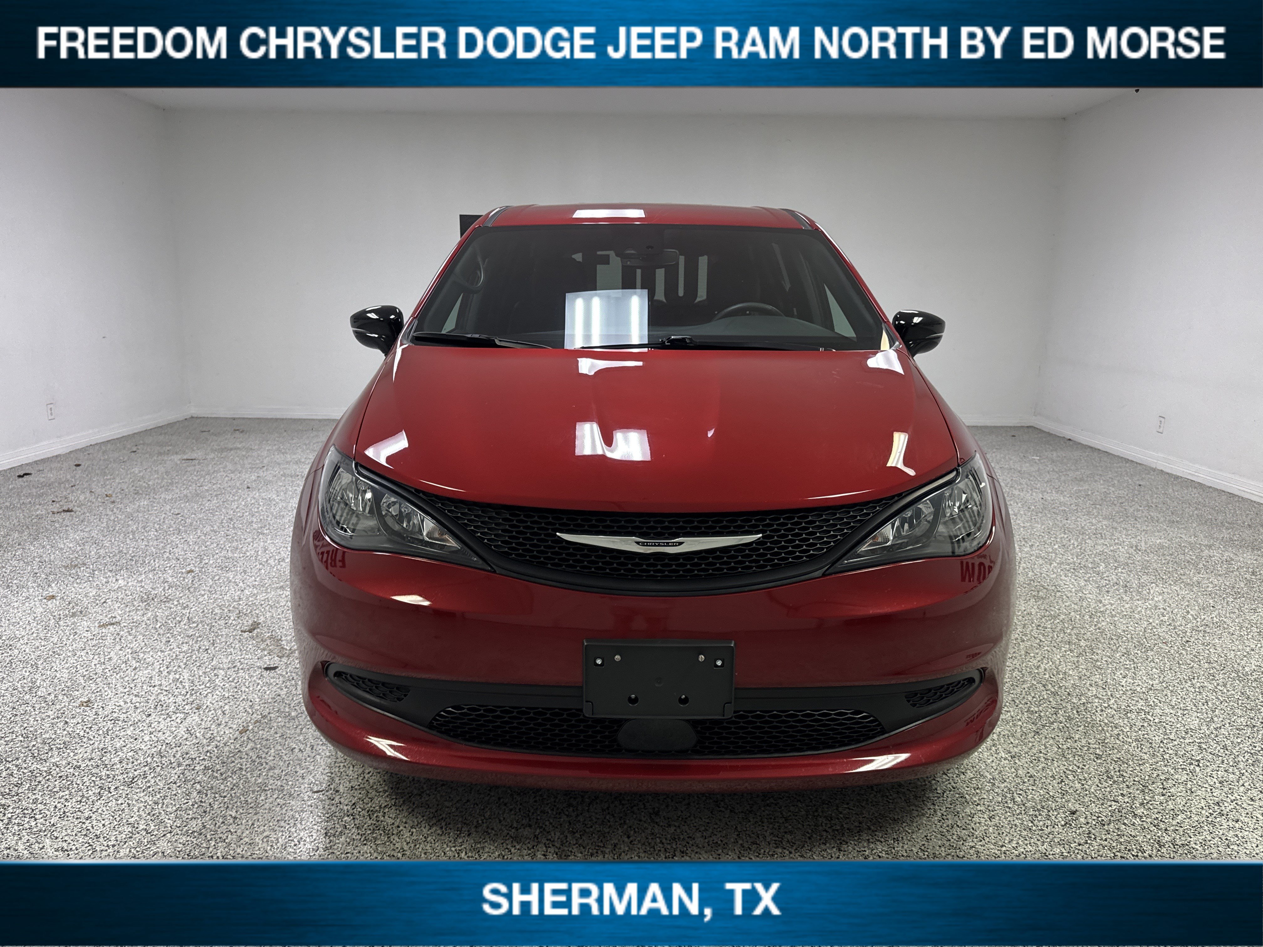 Used 2025 Chrysler Voyager LX FWD image 2