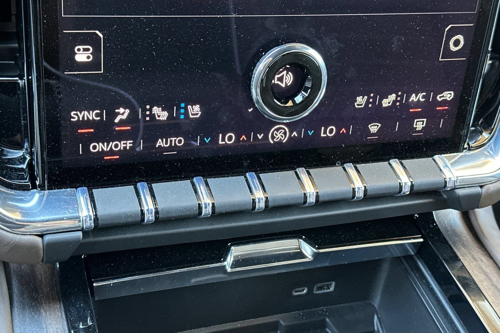 Certified 2026 GMC Yukon Denali Ultimate AWD/4WD image 23