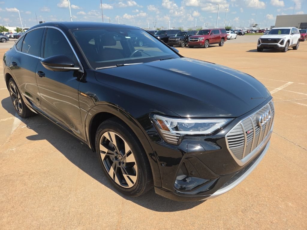 Used 2022 Audi e-tron Premium Plus AWD/4WD image 3
