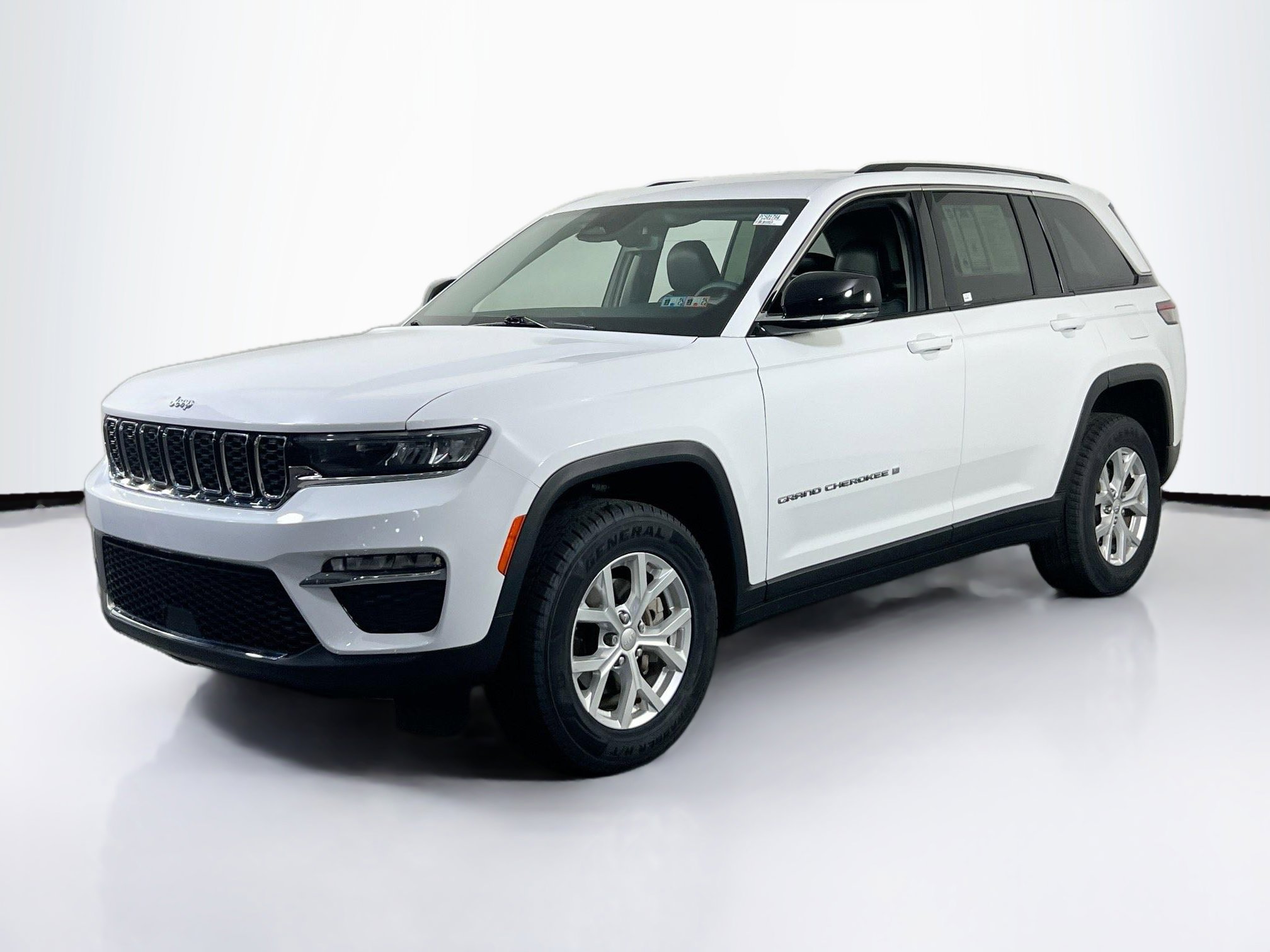 Used 2023 Jeep Grand Cherokee Limited image 1