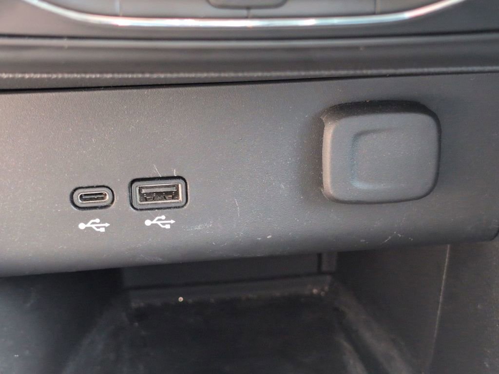 Used 2024 Buick Encore GX Preferred w/ Advanced Technology Package FWD image 25