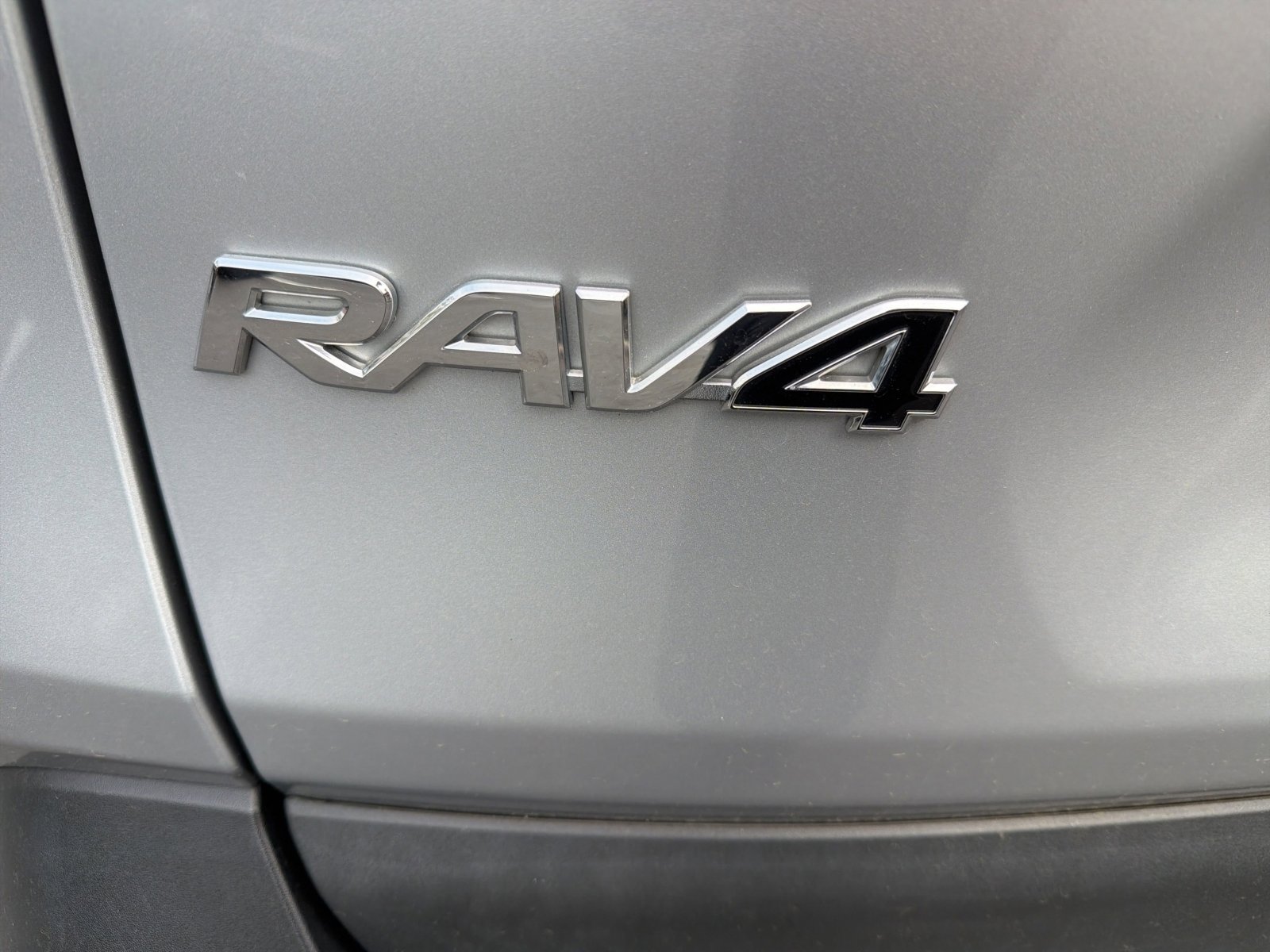 Used 2023 Toyota RAV4 XLE AWD/4WD image 34