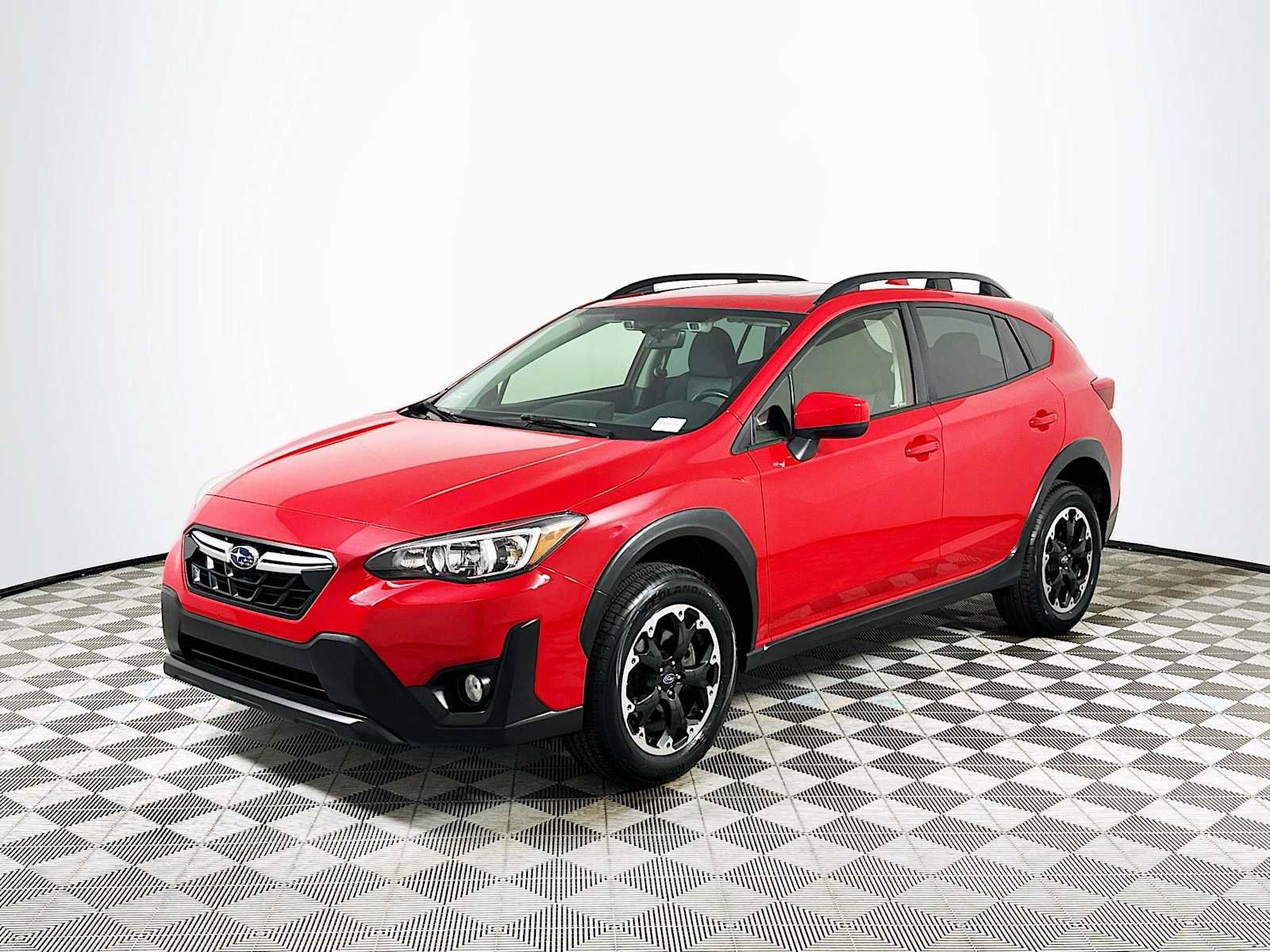 Used 2021 Subaru Crosstrek 2.0i Premium w/ Moonroof Package AWD/4WD image 3
