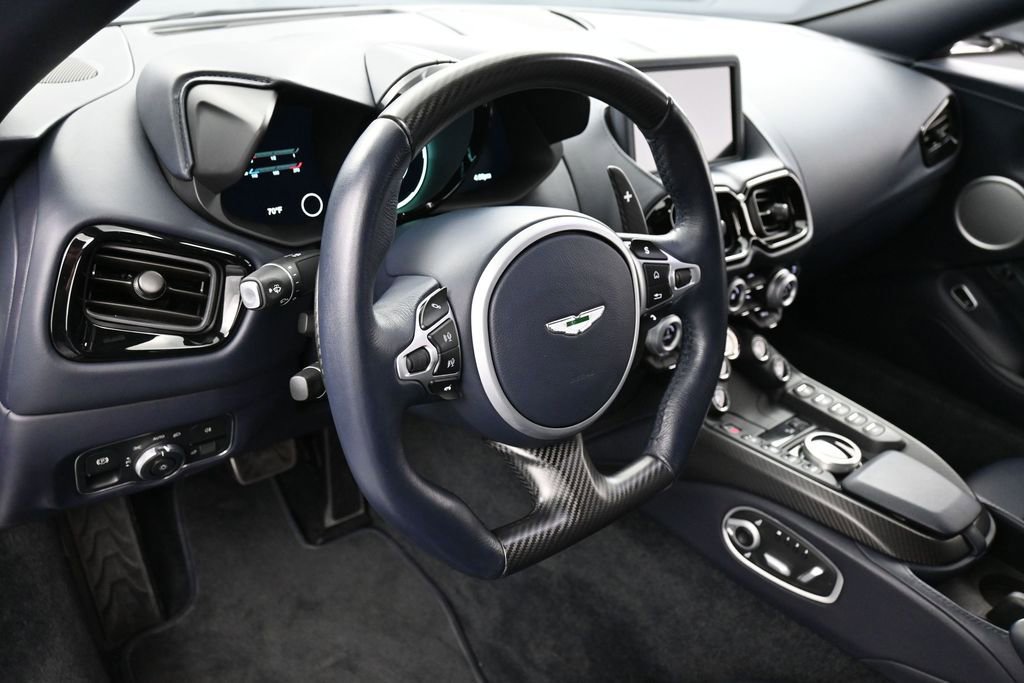 Used 2021 Aston Martin V8 Vantage Roadster RWD image 16