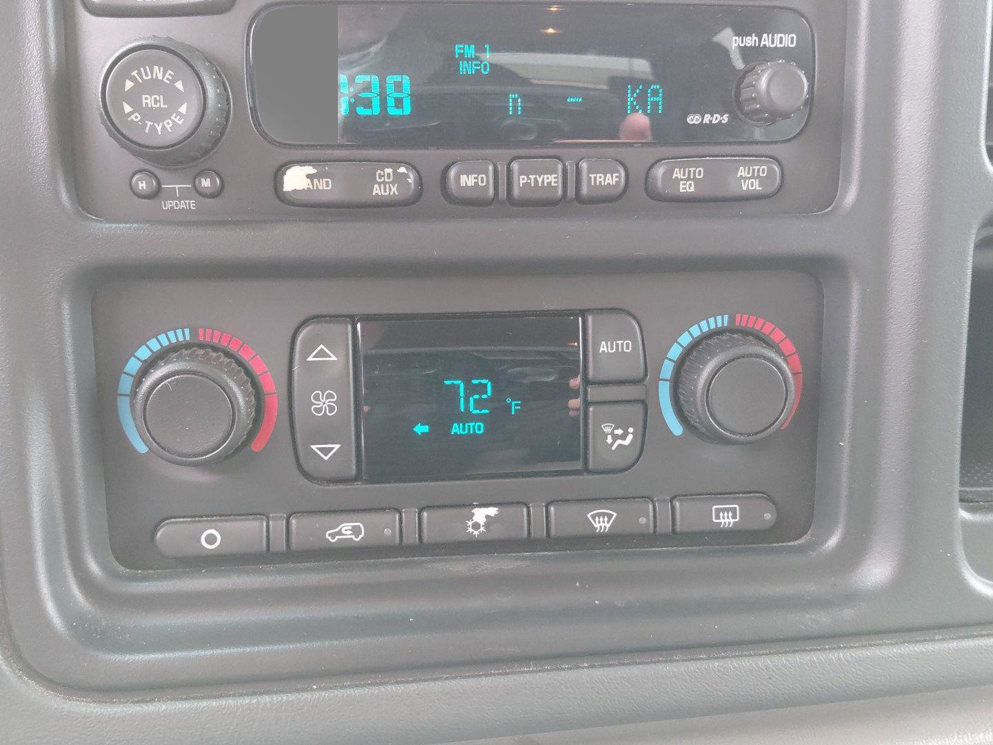 Used 2004 Chevrolet Suburban LT w/ Preferred Equipment Group image 33