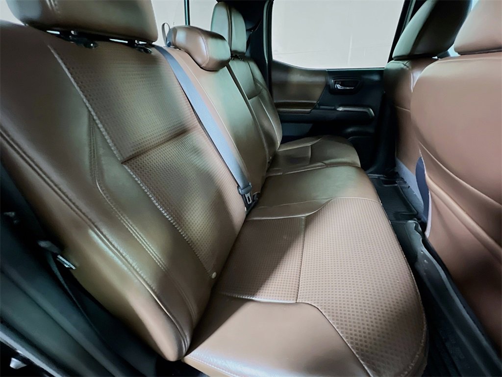 Certified 2018 Toyota Tacoma Limited image 24