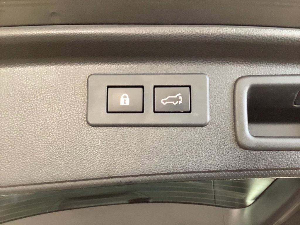 Used 2022 Subaru Forester Limited image 35