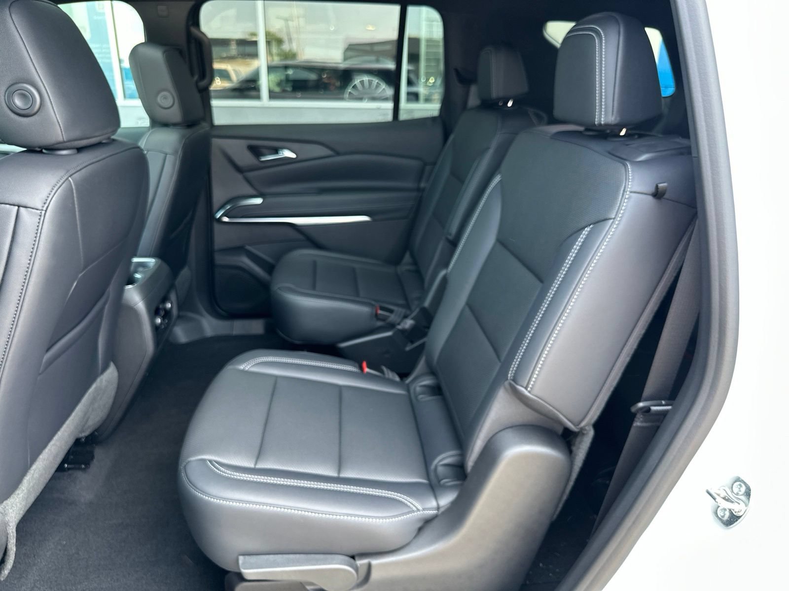 New 2027 Chevrolet Traverse LT w/ Sun and Wheel Package AWD/4WD image 16