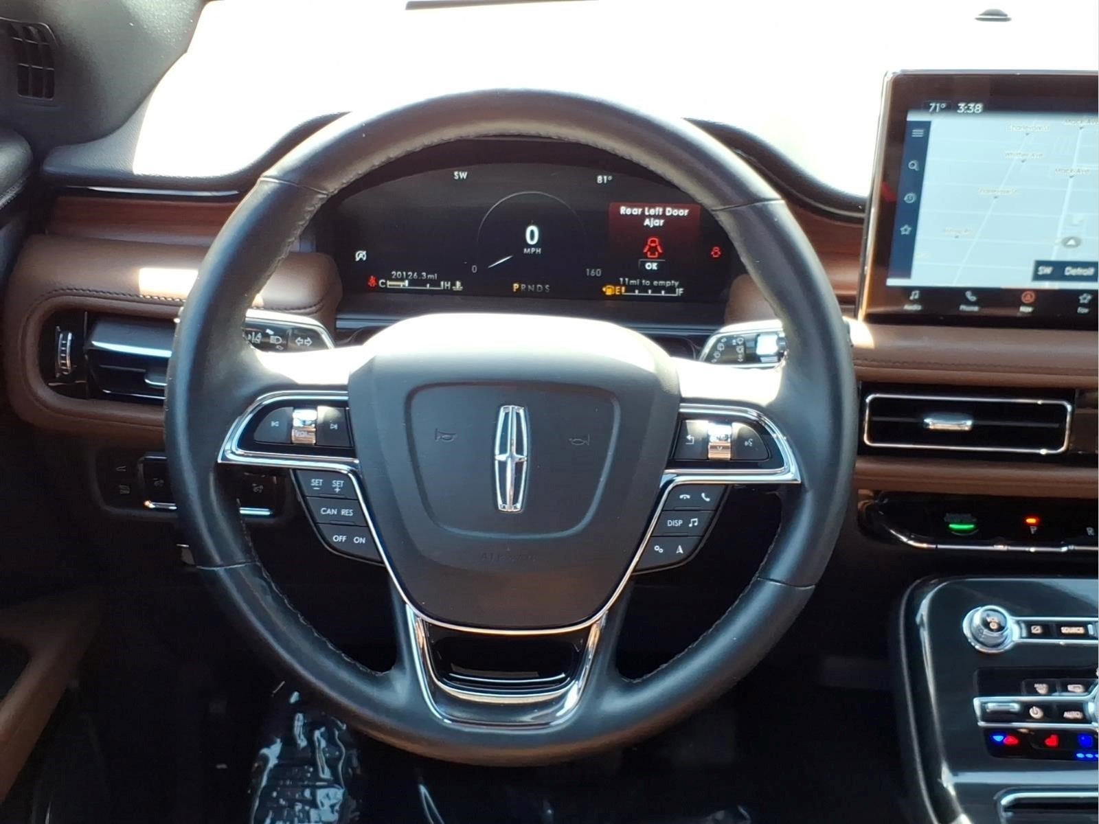 Used 2023 Lincoln Nautilus Reserve AWD/4WD image 12