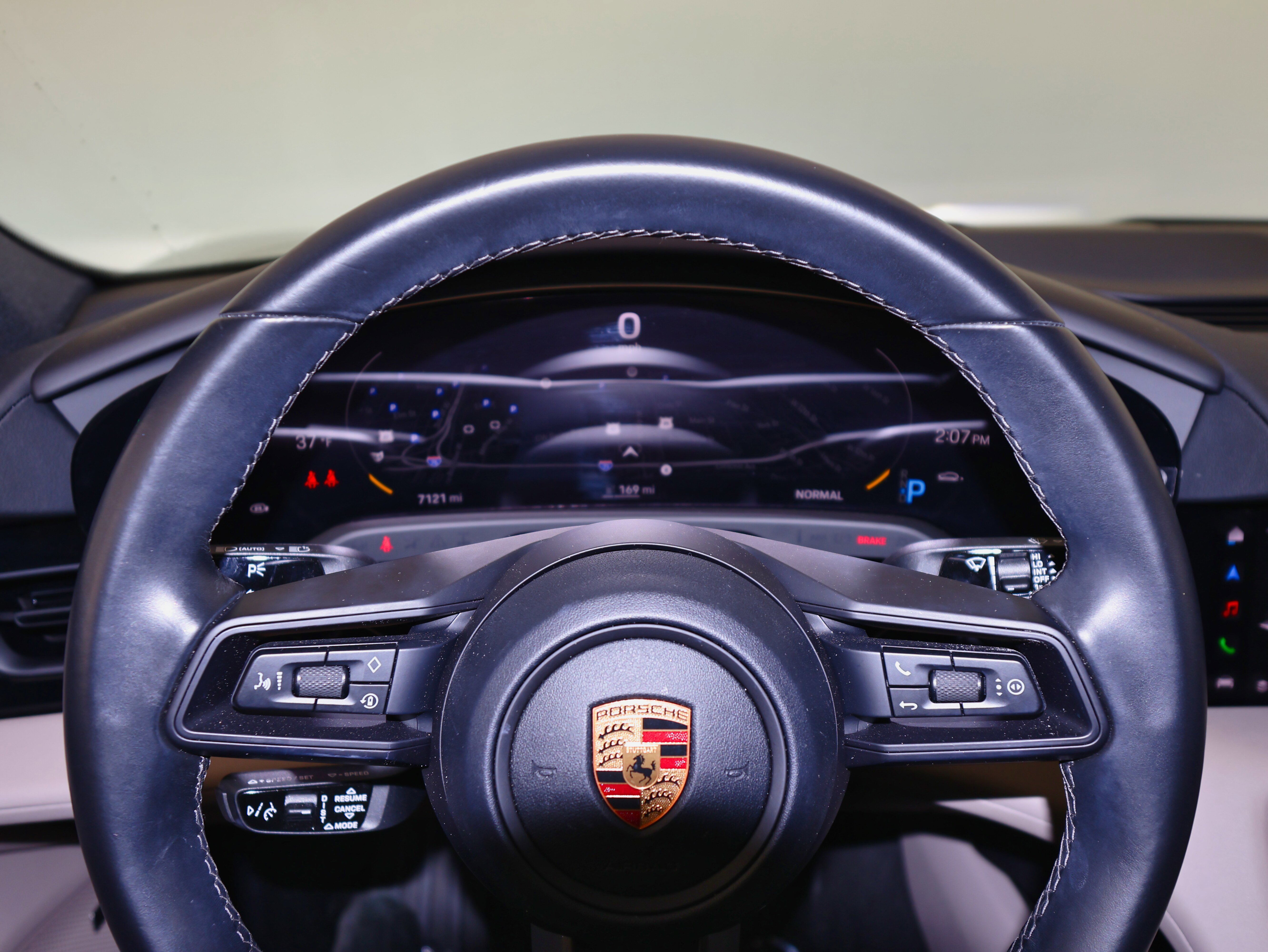 Used 2022 Porsche Taycan 4S image 39