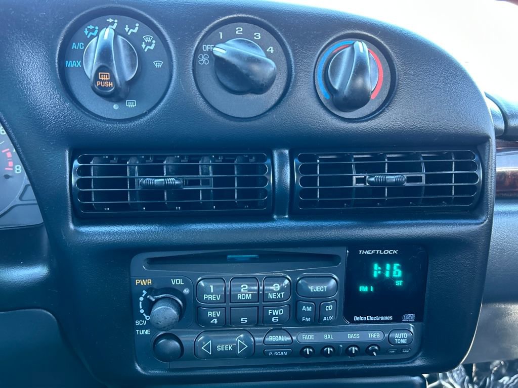 Used 1995 Chevrolet Monte Carlo Z34 FWD image 10