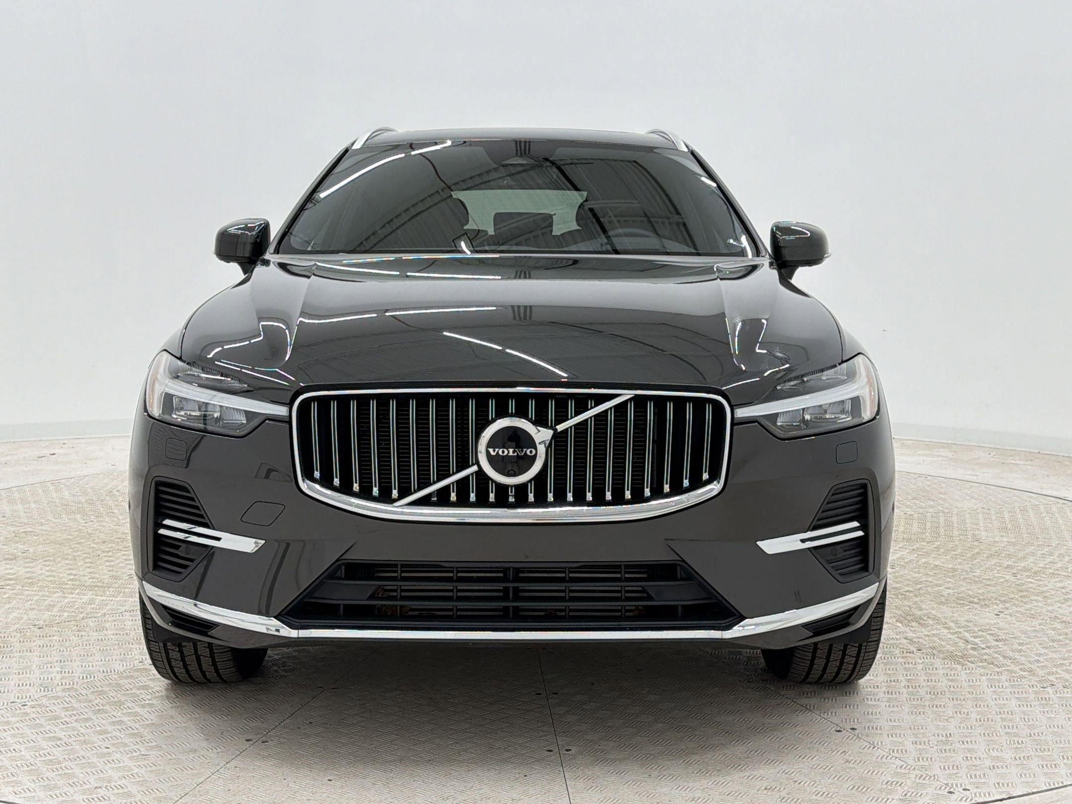 Used 2022 Volvo XC60 T8 Inscription Expression w/ Advanced Package AWD/4WD image 6