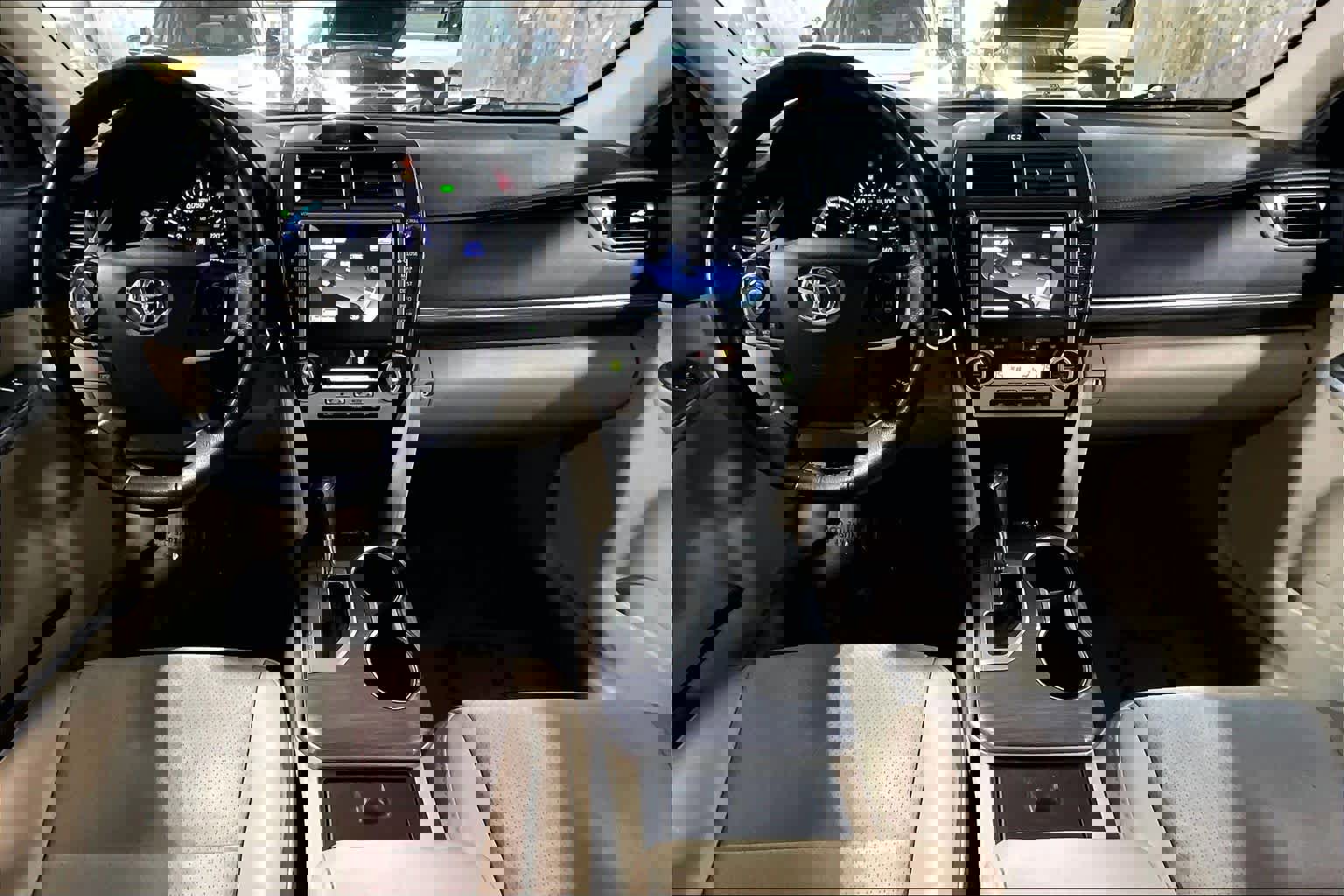 Used 2012 Toyota Camry XLE w/ Leather Pkg image 15