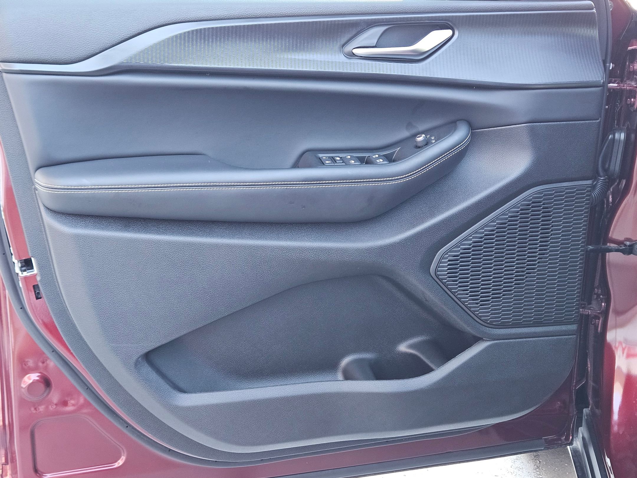 Used 2025 Jeep Grand Cherokee Laredo X w/ Luxury Tech Group I image 18