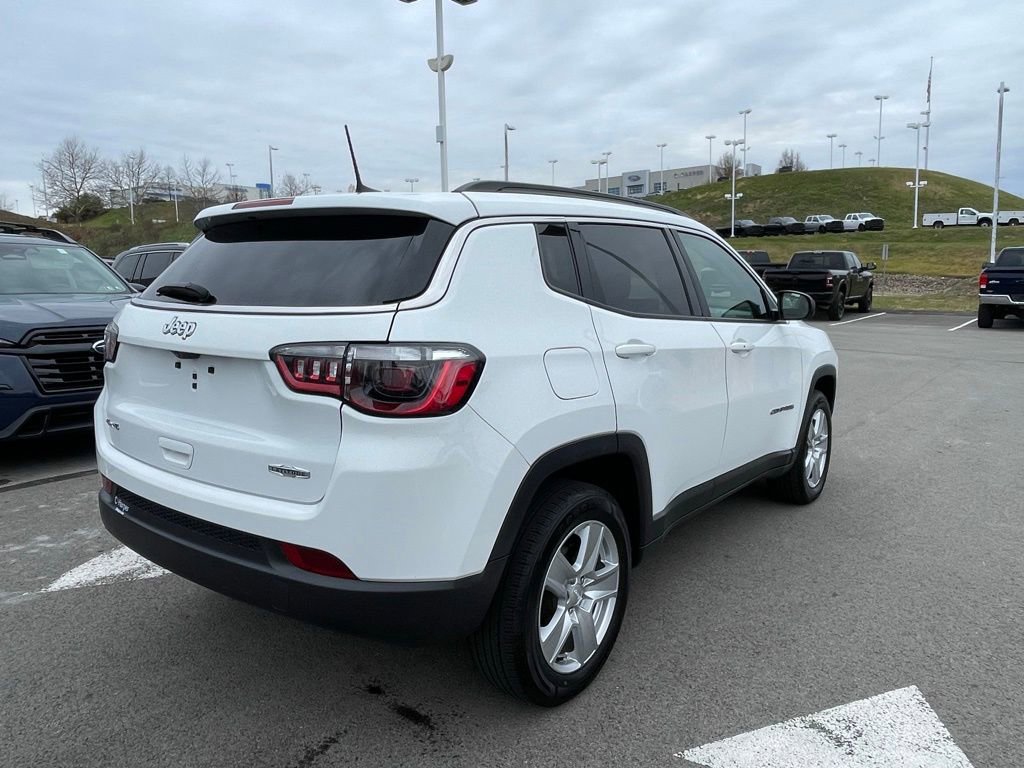 Certified 2022 Jeep Compass Latitude image 3