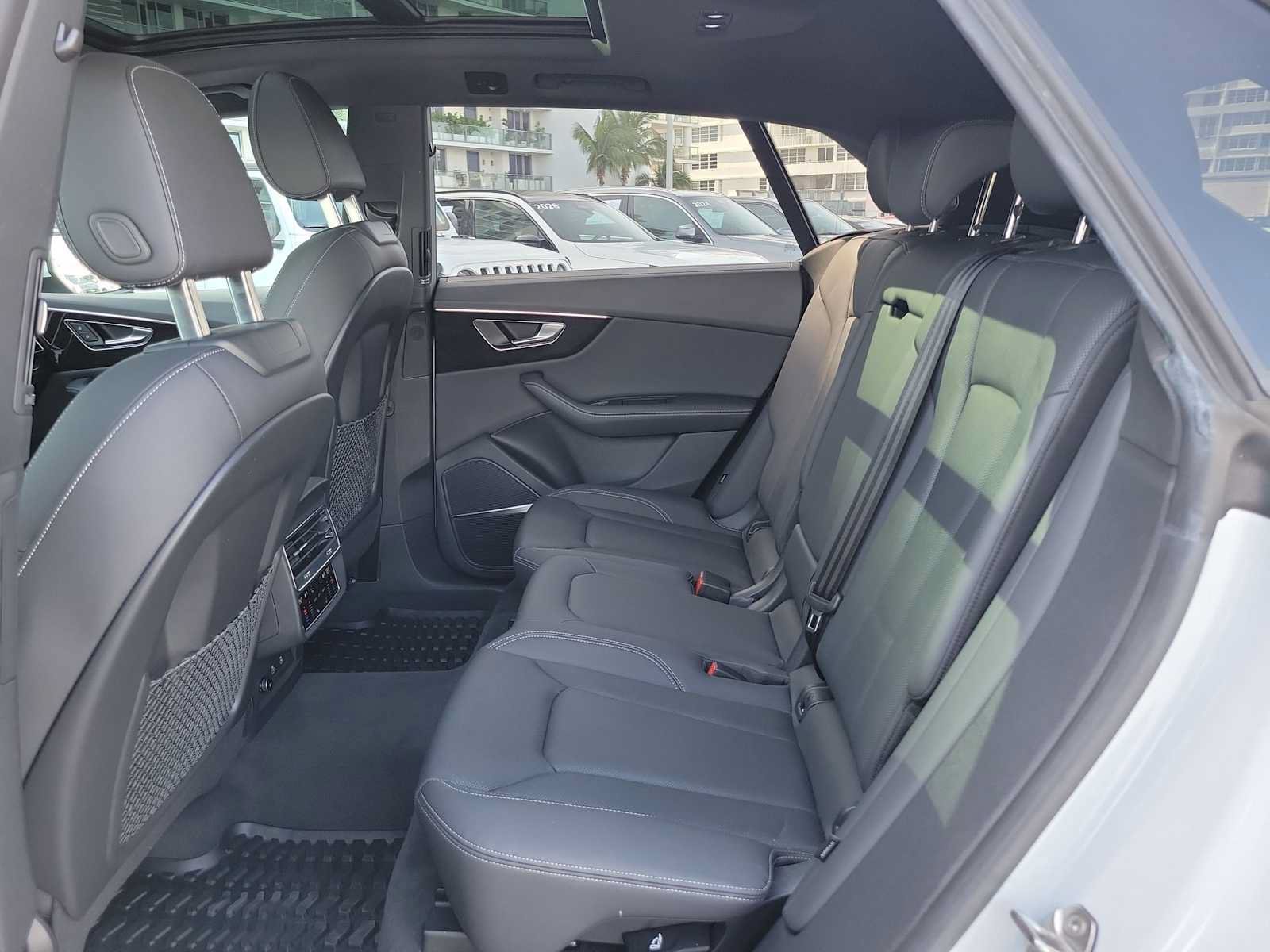 Certified 2024 Audi Q8 Premium Plus w/ Premium Plus Package AWD/4WD image 19