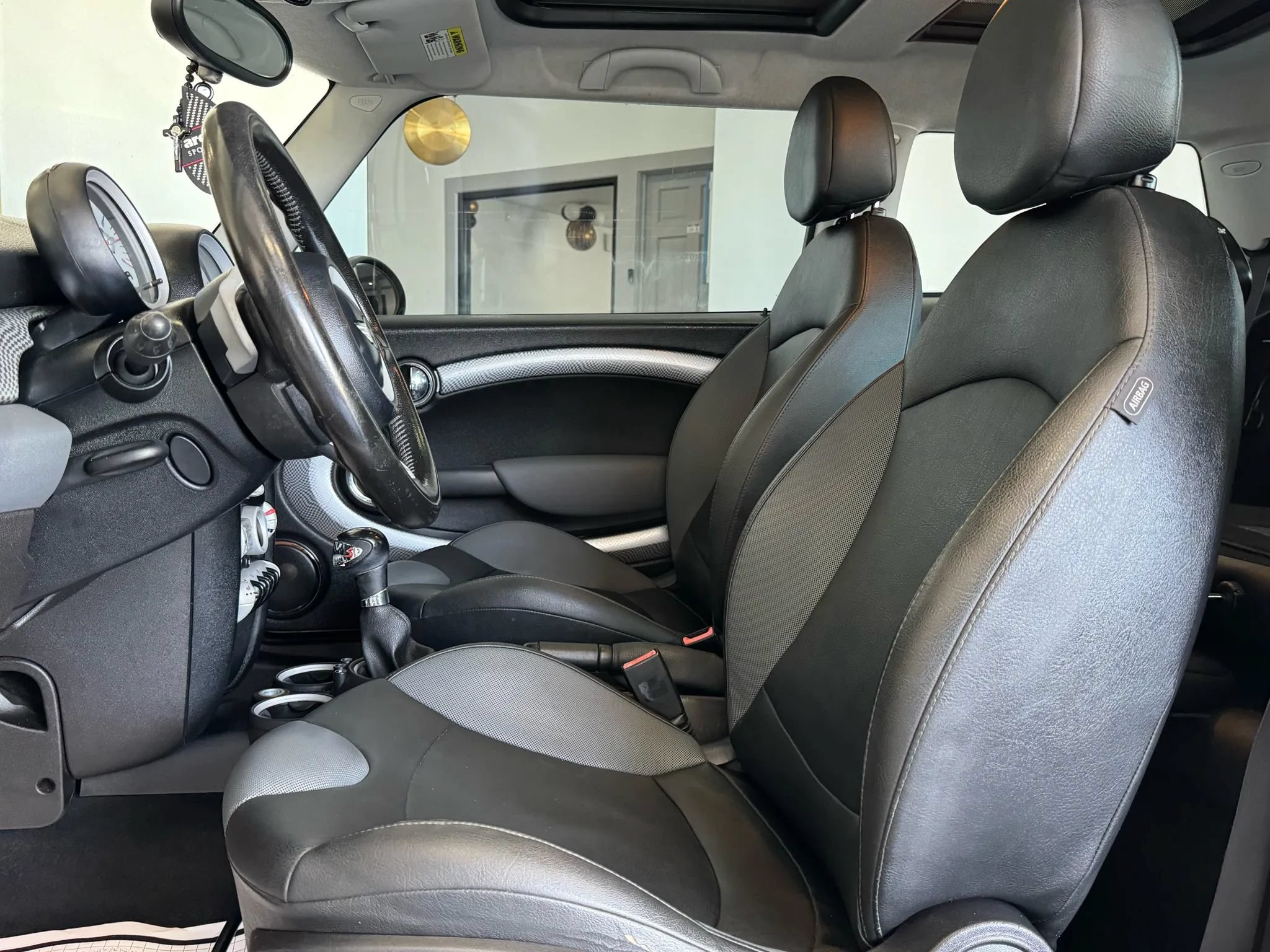 Used 2010 MINI Cooper S FWD image 8