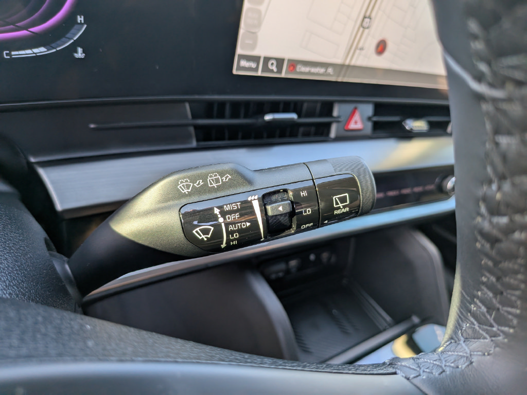 Used 2025 Kia Sportage EX FWD image 31