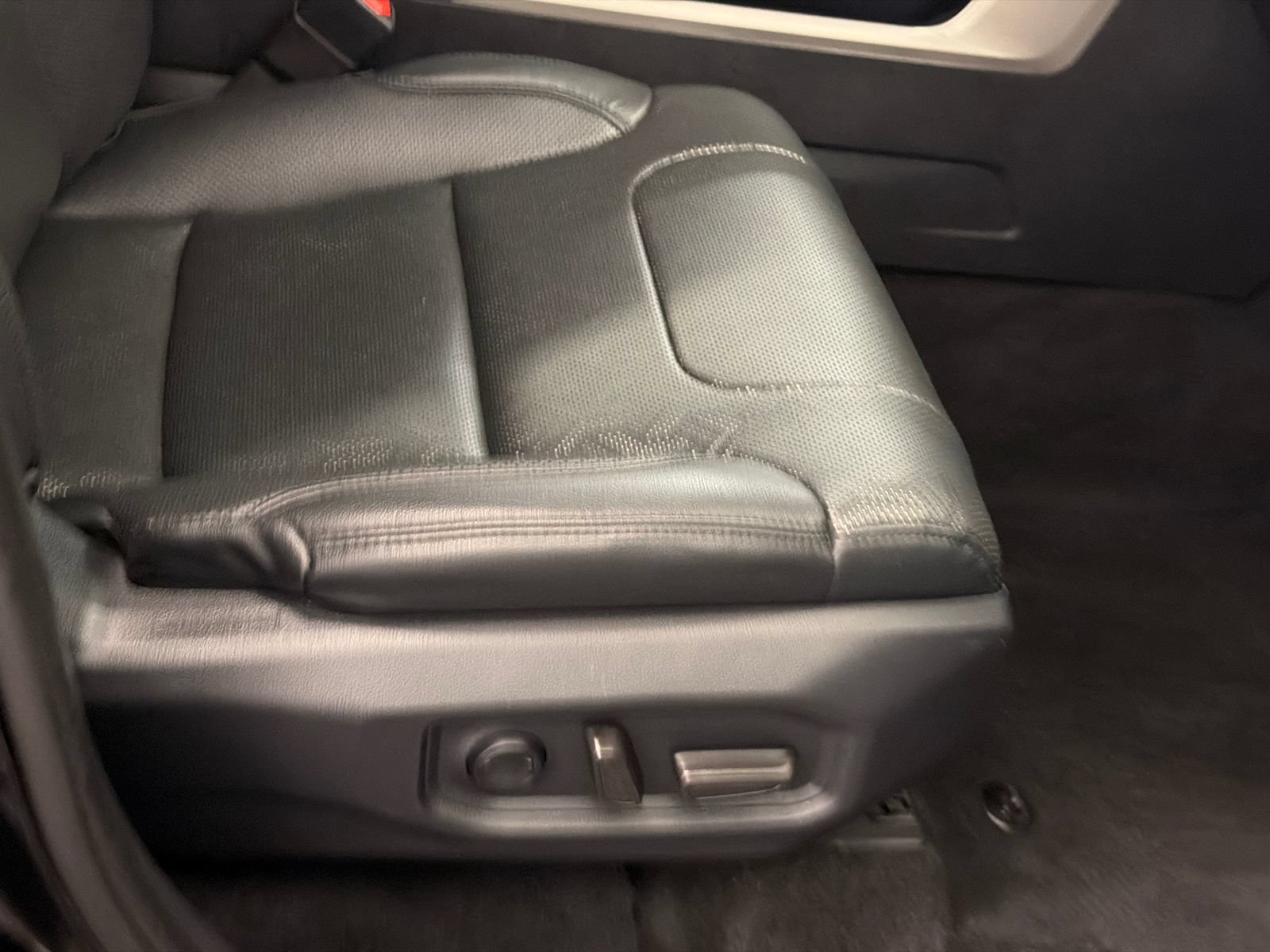 Used 2022 Toyota Tundra SR5 w/ SR5 Premium Package AWD/4WD image 11
