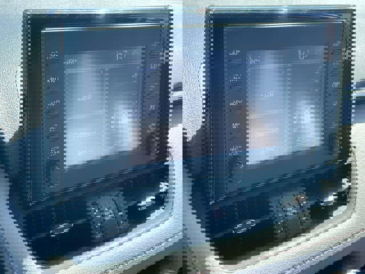 Used 2019 Toyota RAV4 XLE Premium w/ Cold Weather Package image 10