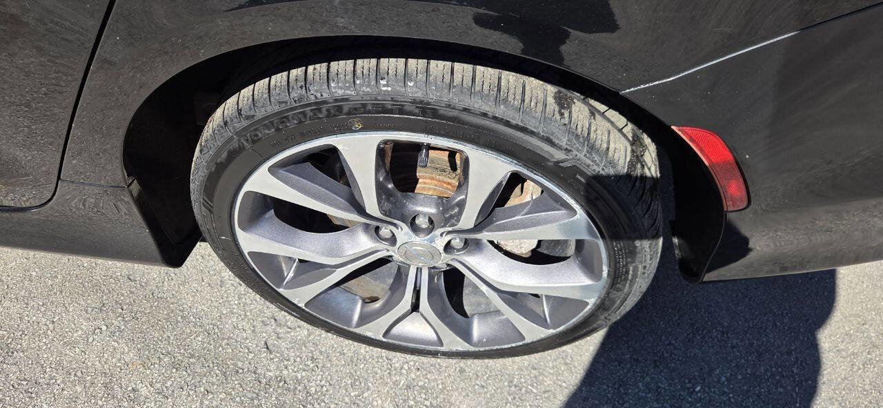 Used 2015 Chrysler 200 C w/ Navigation & Sound Group I image 9