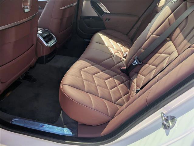 New 2025 BMW 750e xDrive image 14