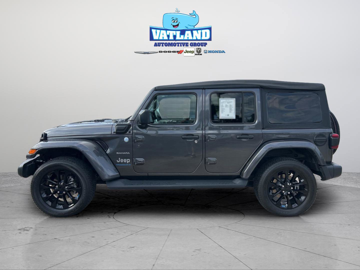 Used 2023 Jeep Wrangler Unlimited Sahara w/ Cold Weather Group image 2