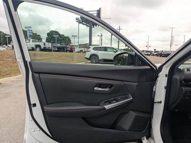 Used 2025 Nissan Sentra SR FWD image 11