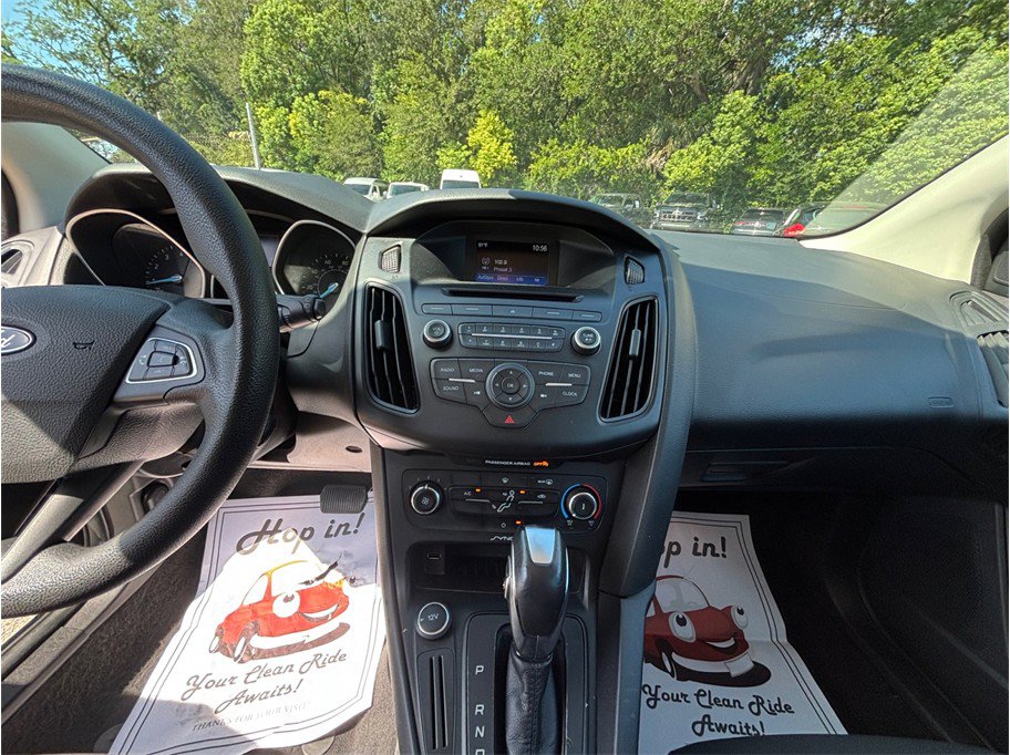 Used 2015 Ford Focus SE FWD image 11