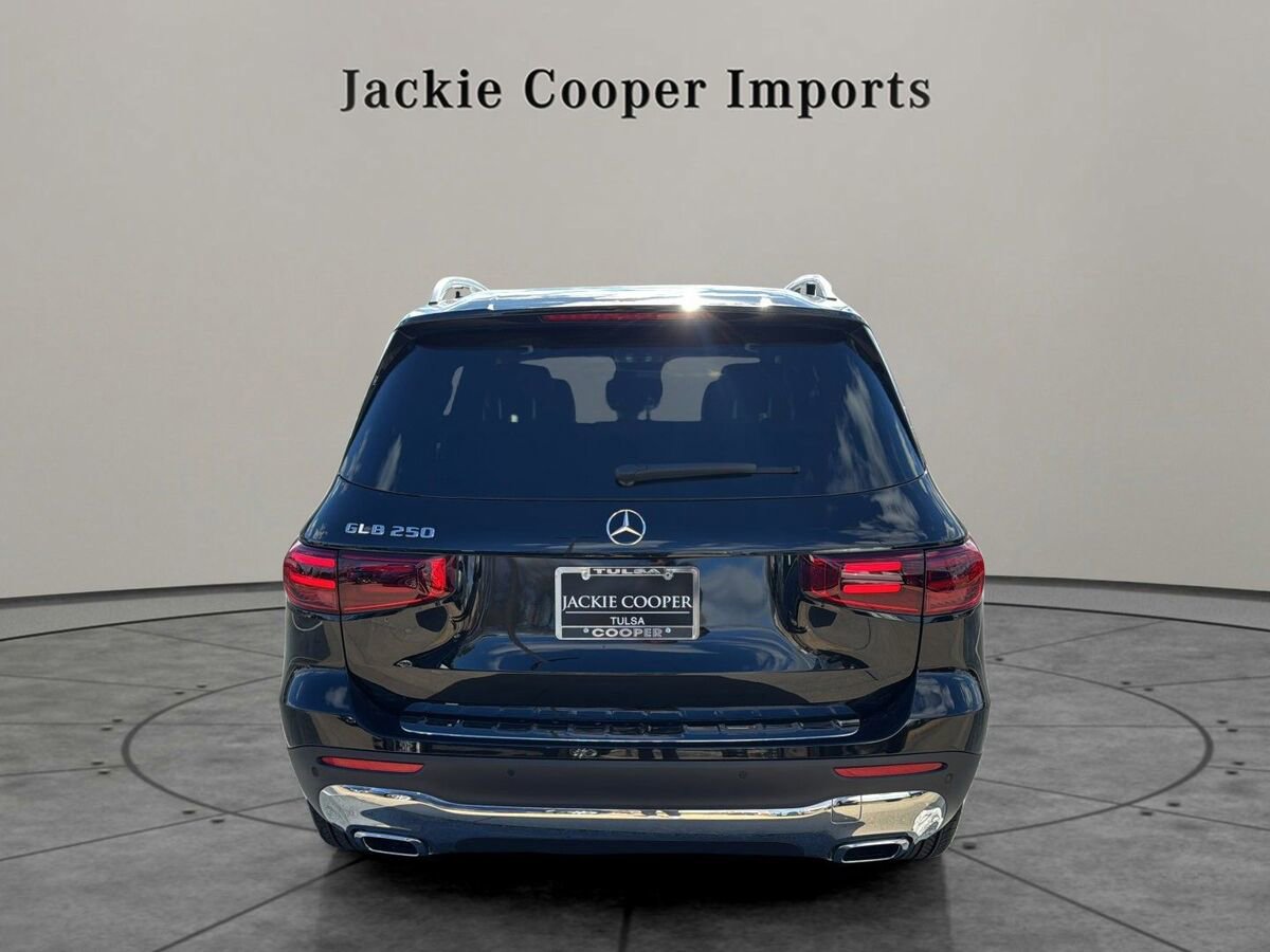 New 2026 Mercedes-Benz GLB 250 image 4