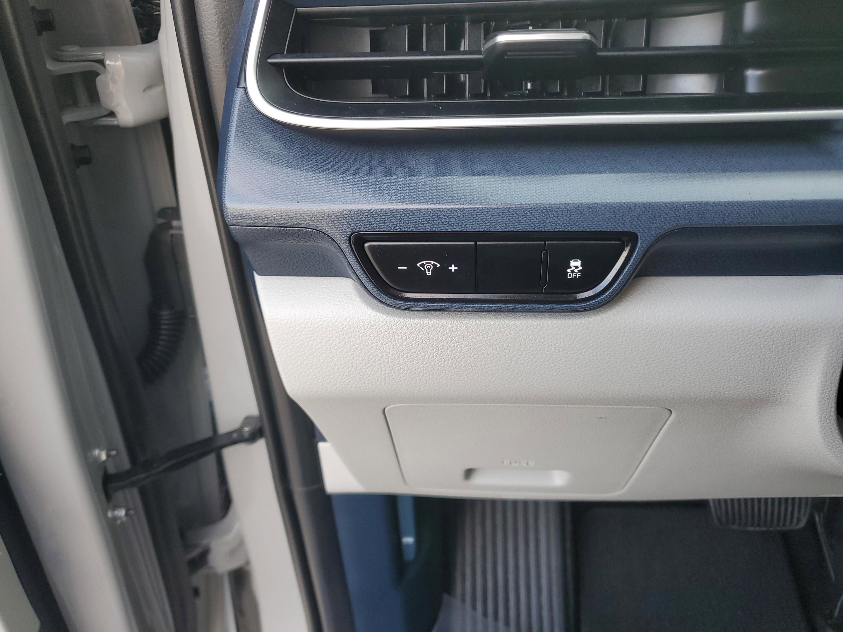 Certified 2025 Kia Carnival SX image 26