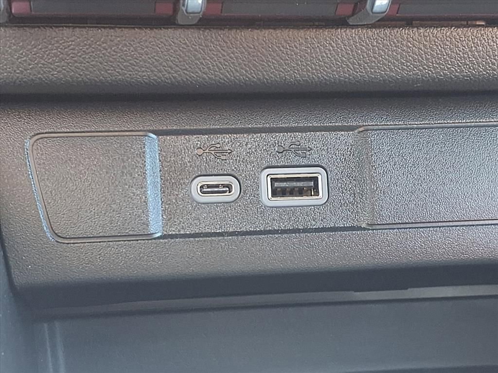 Certified 2025 GMC Canyon AT4 w/ AT4X AEV Edition image 7