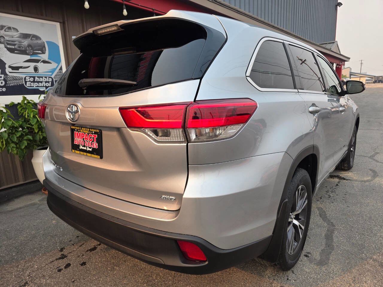 Used 2018 Toyota Highlander AWD V6 image 8