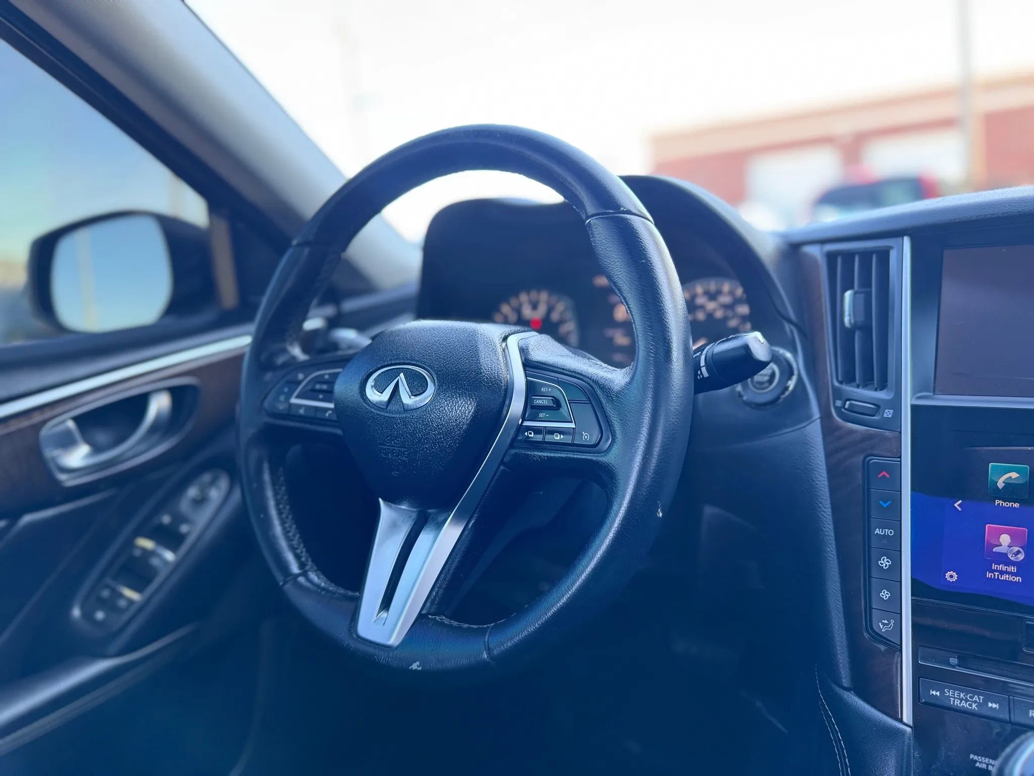 Used 2018 INFINITI Q50 Luxe AWD/4WD image 22