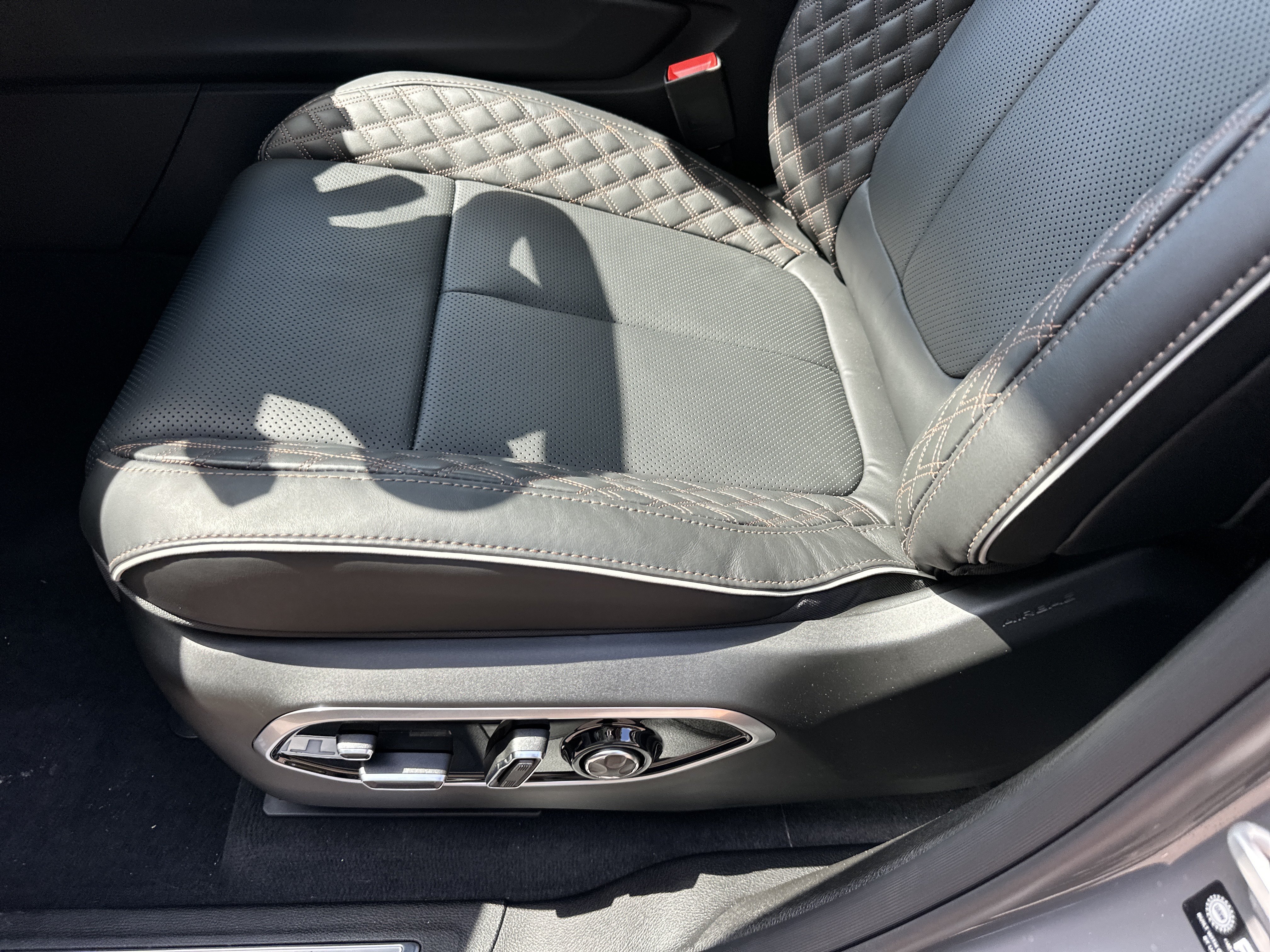 New 2027 Jeep Grand Cherokee Summit AWD/4WD image 29