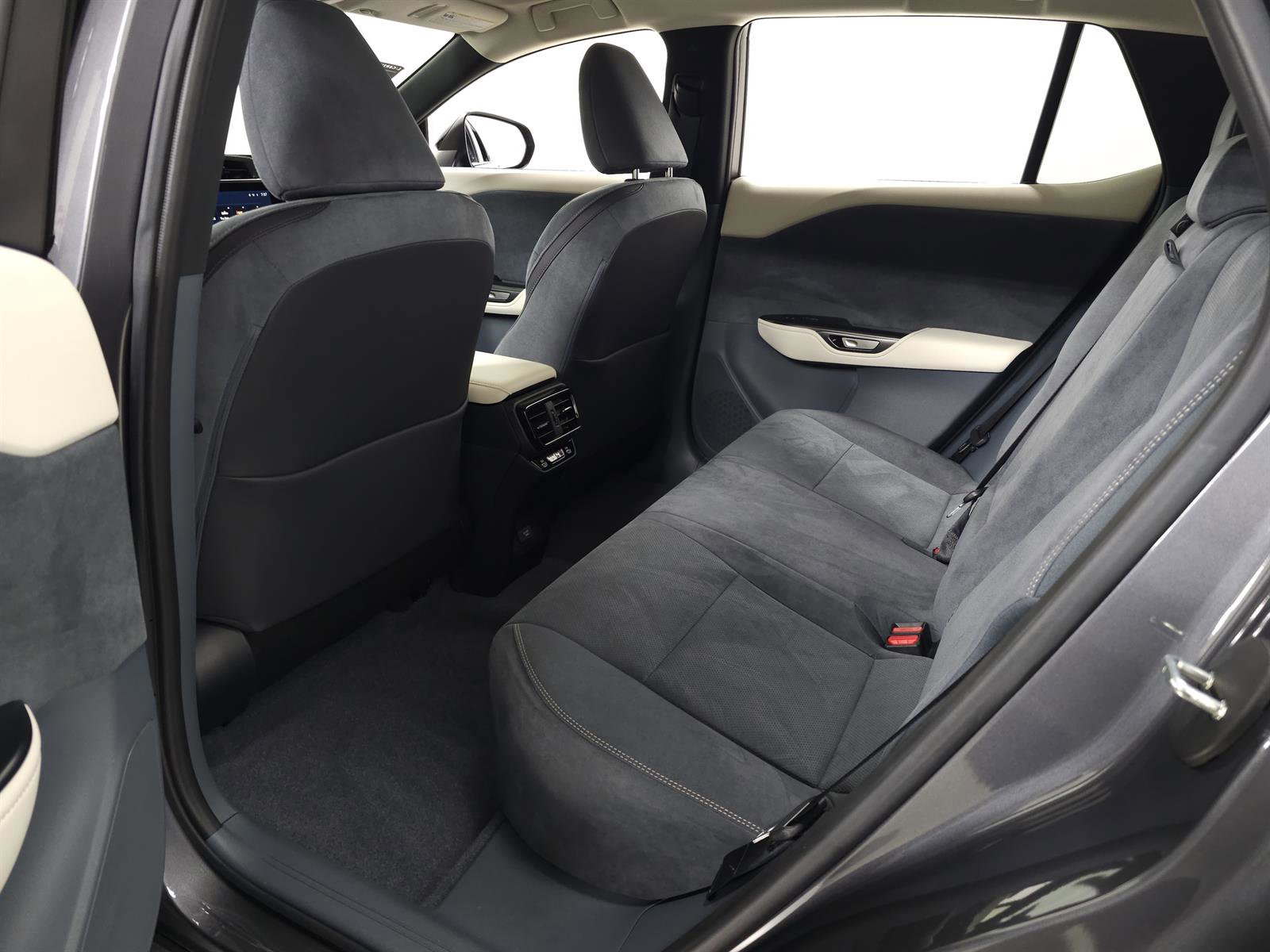 Used 2024 Lexus RZ 450e Premium w/ Accessory Package (Z1) image 32