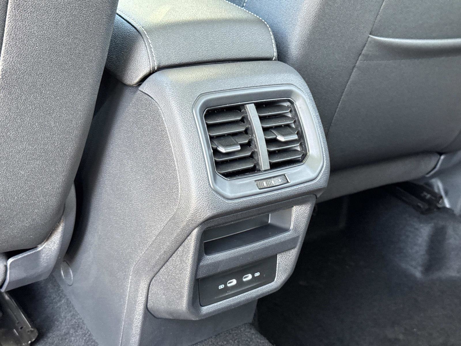 New 2026 Volkswagen Taos SE image 26