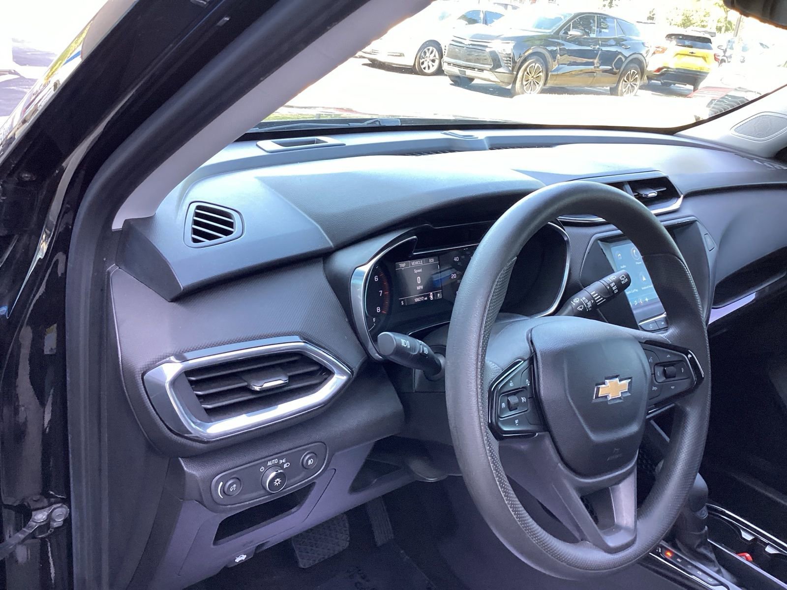 Used 2022 Chevrolet TrailBlazer LT w/ Confidence II Package image 9