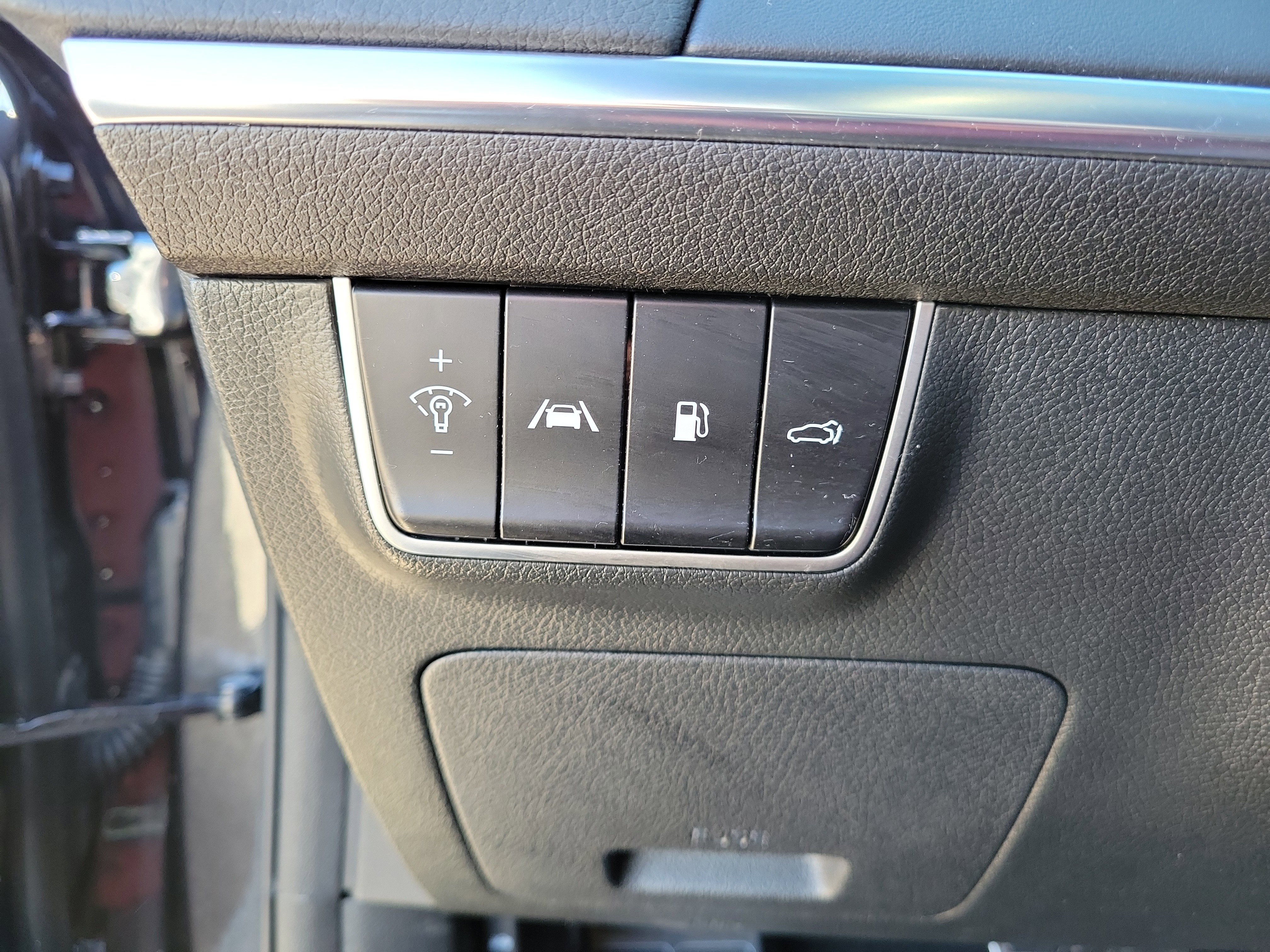 Used 2023 Kia Stinger GT2 w/ Red Interior Color Package image 21