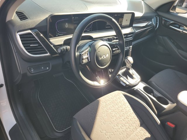 Used 2026 Kia Seltos S FWD image 9