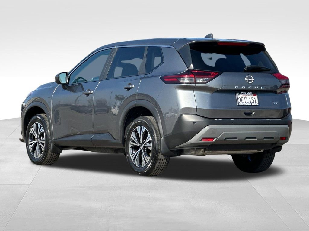 Used 2023 Nissan Rogue SV image 3