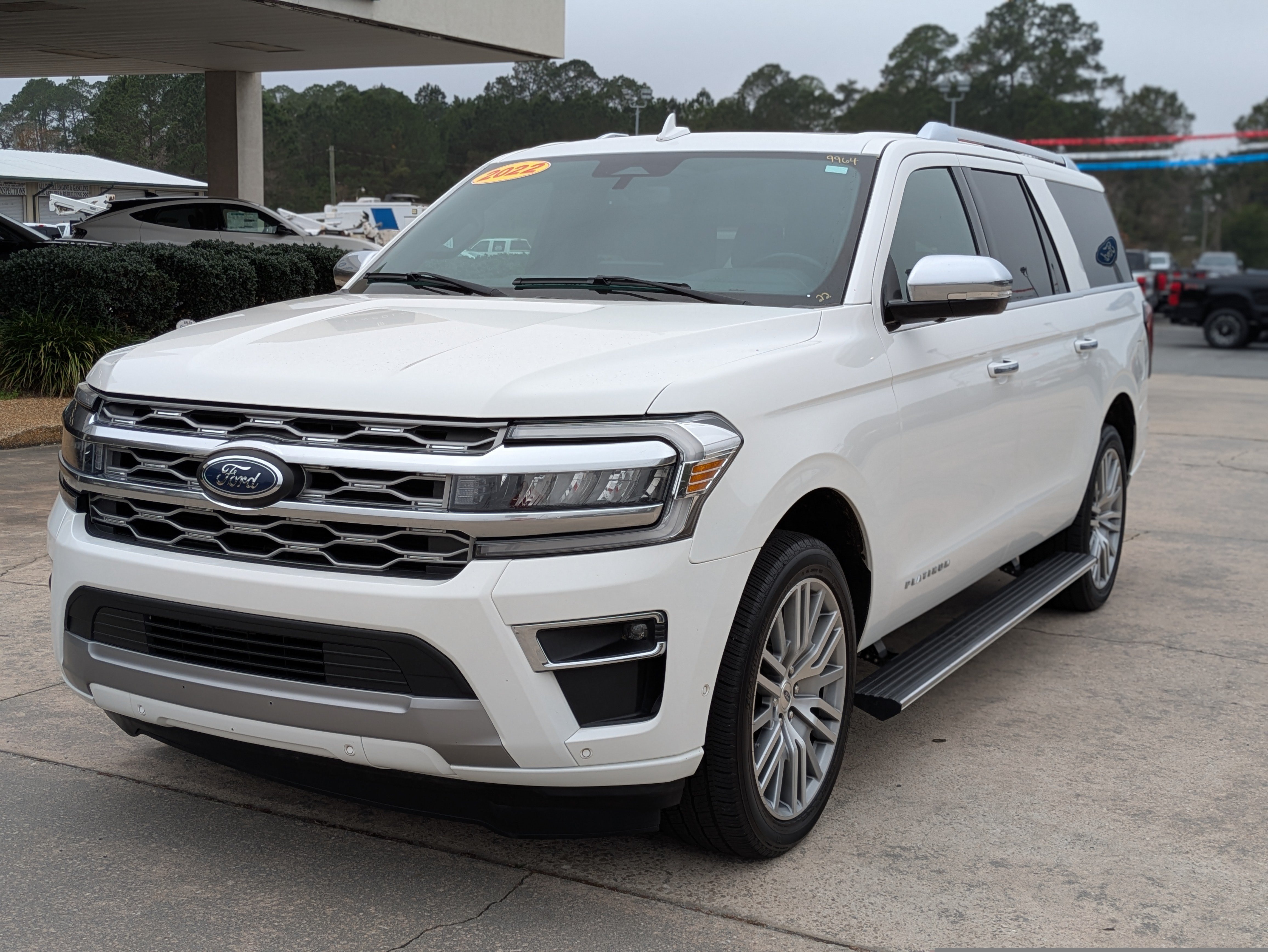 Used 2022 Ford Expedition Max Platinum RWD image 2