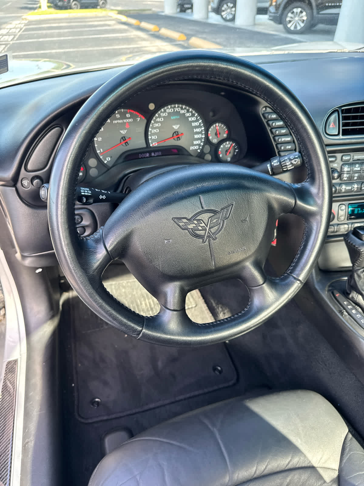Used 1998 Chevrolet Corvette Coupe w/ Memory Pkg RWD image 10