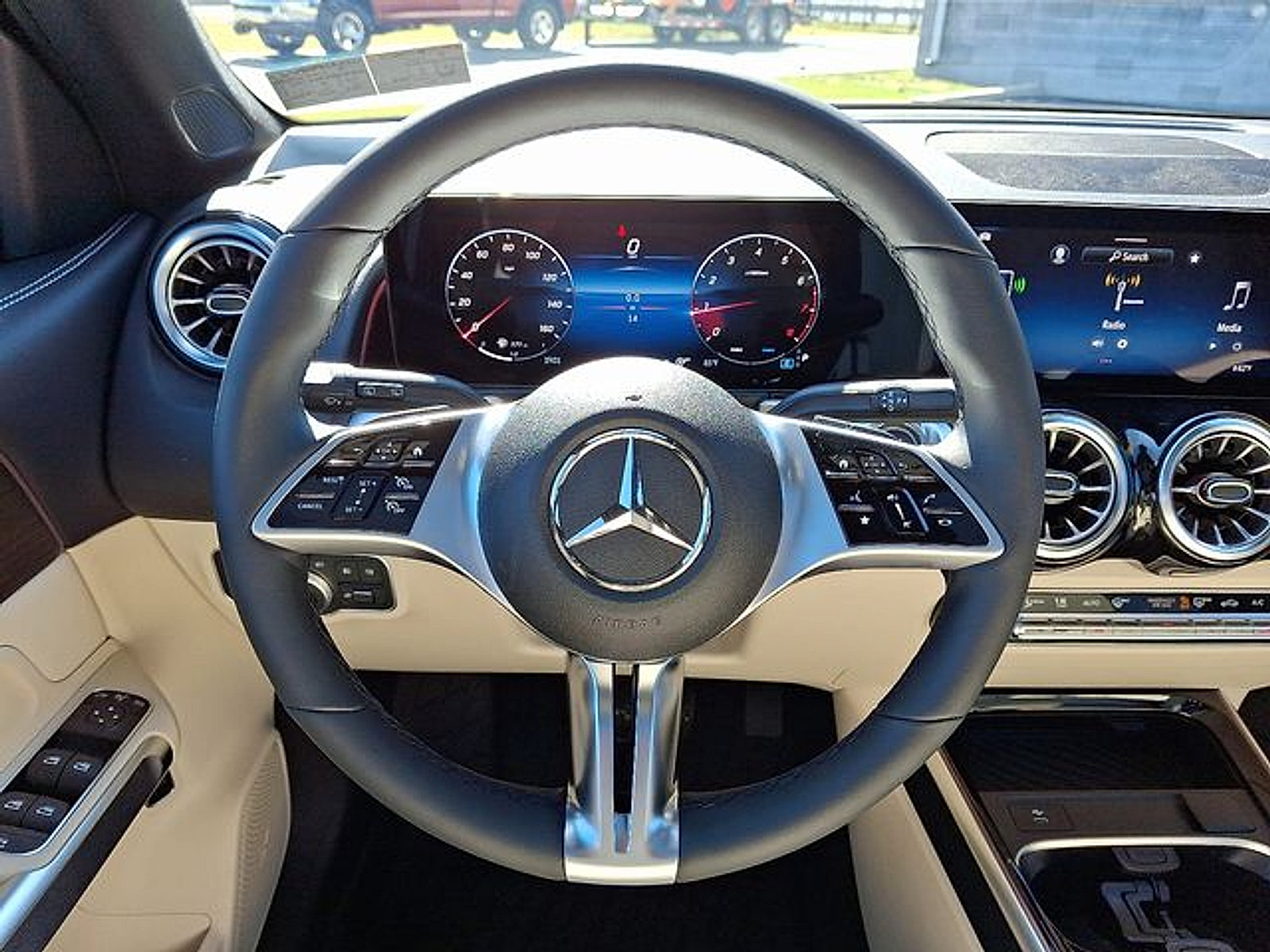 Used 2026 Mercedes-Benz GLB 250 4MATIC image 19