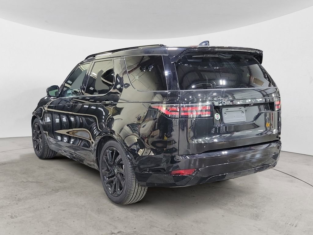 Certified 2024 Land Rover Discovery Dynamic SE image 3