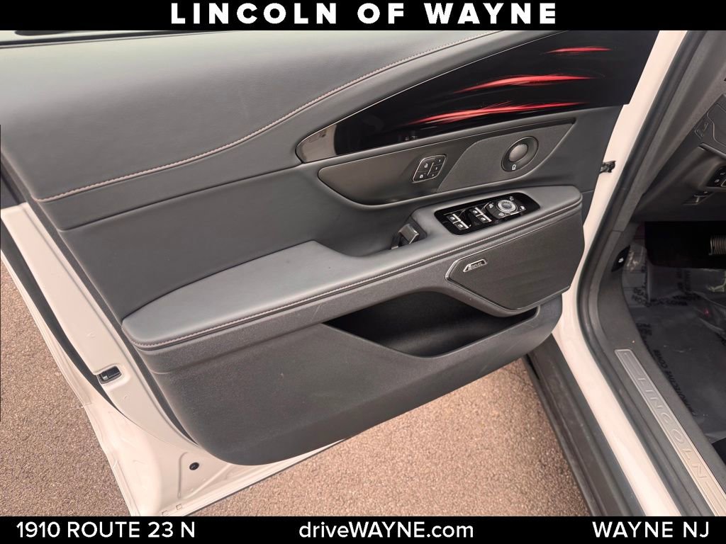 Used 2025 Lincoln Nautilus Premier w/ Equipment Group 102A image 12