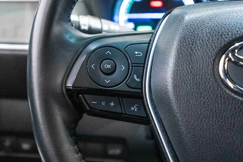 Certified 2024 Toyota Venza XLE AWD/4WD image 18