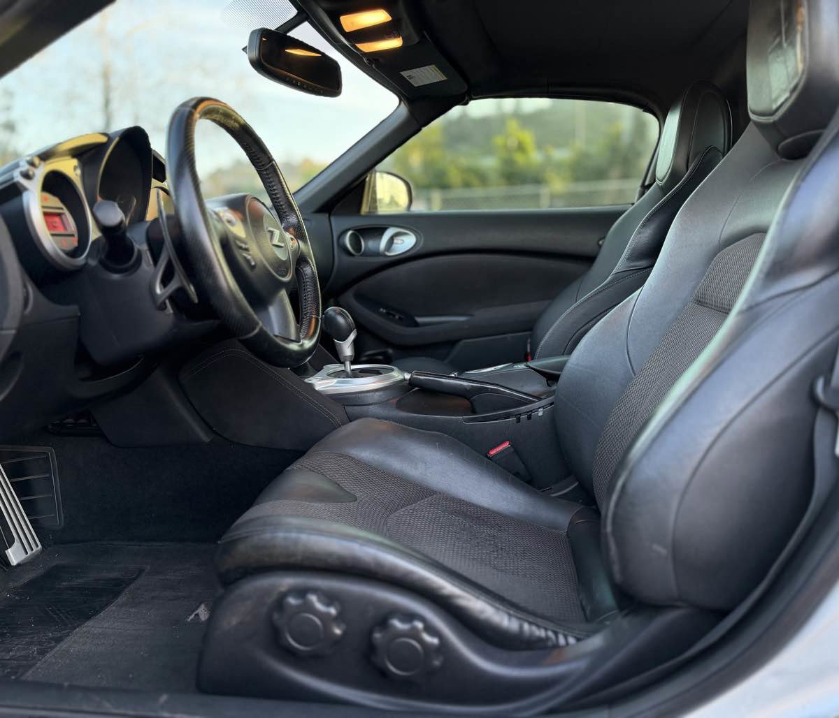 Used 2011 Nissan 370Z Touring w/ Sport Pkg image 23