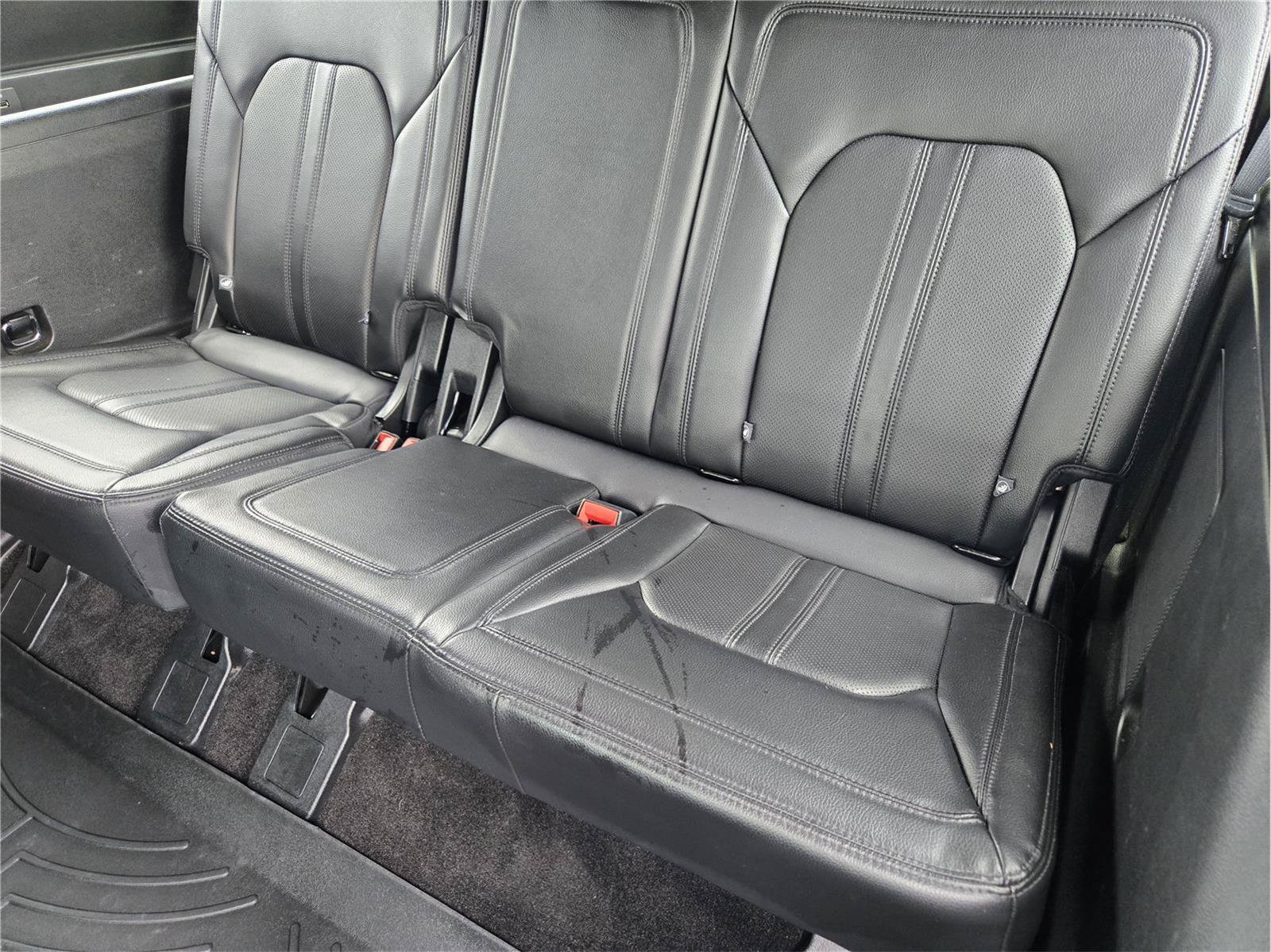 Used 2018 Ford Expedition Limited w/ Equipment Group 302A RWD image 30
